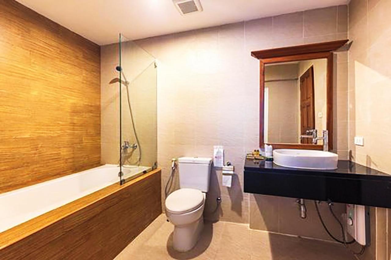 Bodega Phuket Patong (Adults Only) Pansiyon Dış mekan fotoğraf