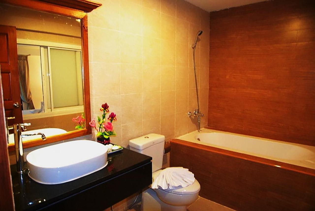 Bodega Phuket Patong (Adults Only) Pansiyon Dış mekan fotoğraf